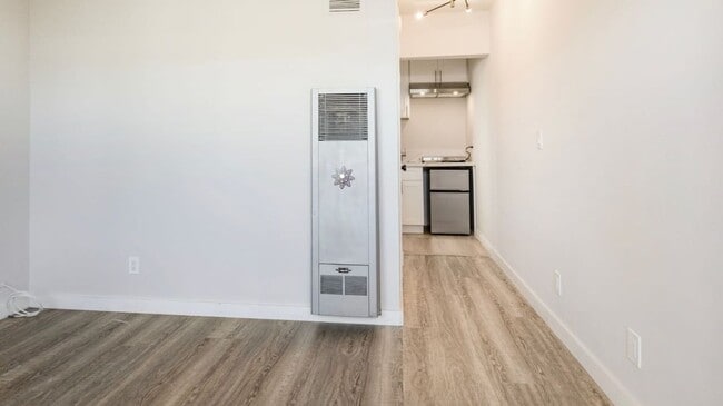 Building Photo - Chi110