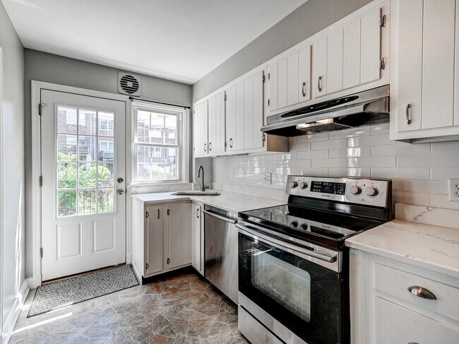 Building Photo - 111 Stanmore Rd