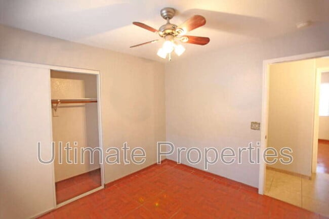 Building Photo - 3232 W Lone Cactus Dr