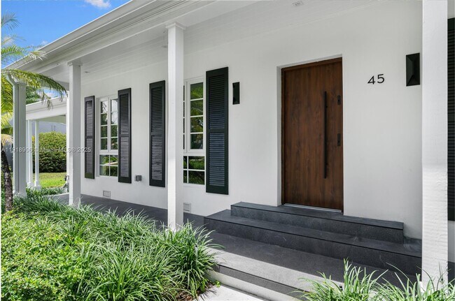 Building Photo - 45 NE 104th St