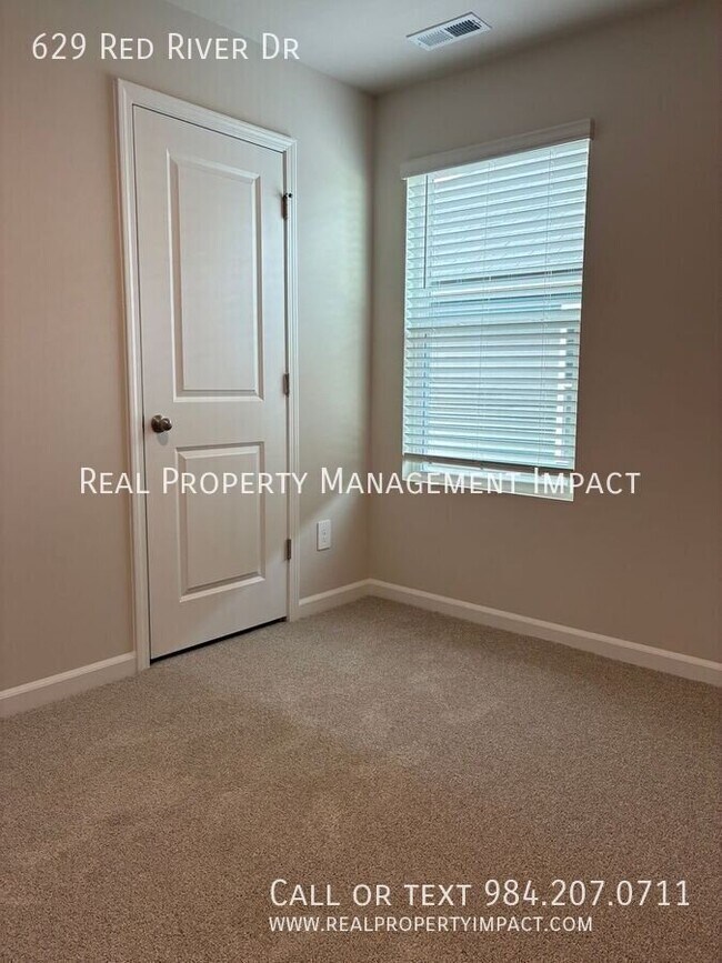 Building Photo - 629 Red River Dr