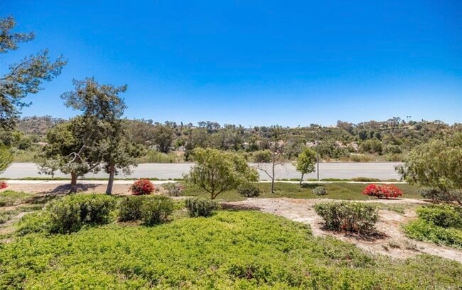 Building Photo - 22122 Summit Hill Dr