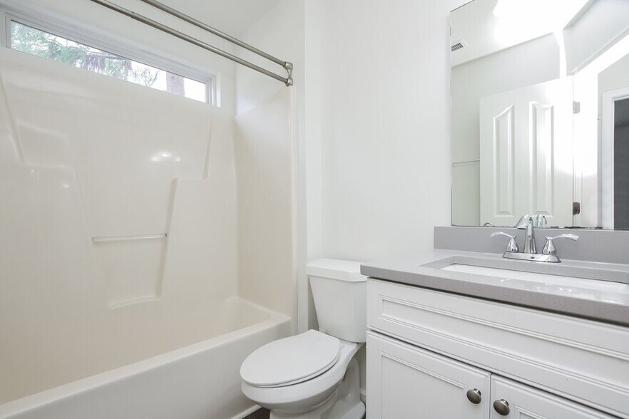 Building Photo - 13954 Dingess Rd