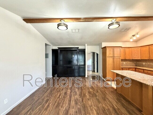 Building Photo - 4308 E 4th Pl