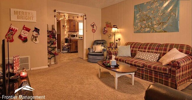 Building Photo - 4 Bedroom Home with Amazing Features Available!