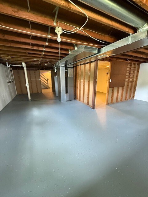 Building Photo - 1065 Hadwin Dr