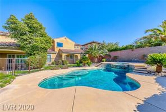 Building Photo - Madera Canyon 4 Bedroom w/ Pool