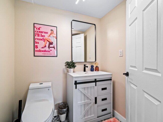 Building Photo - 2001 Tampa Ave