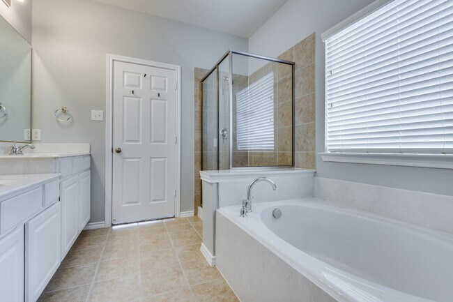 Building Photo - 3400 Timber Ridge Trl