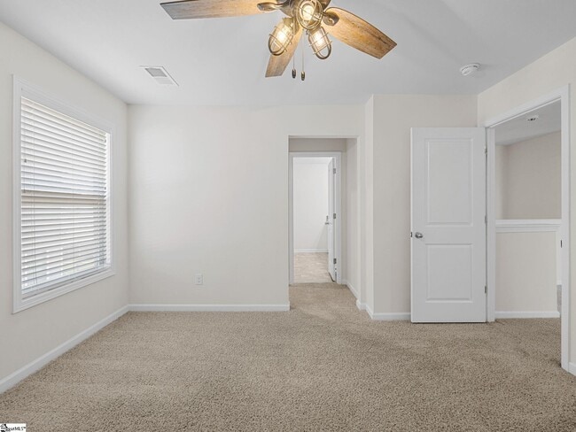 Building Photo - 211 Pollyanna Dr