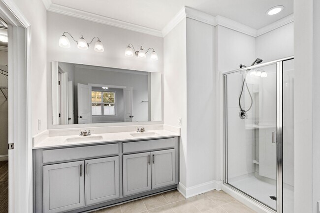 Building Photo - 3740 Sage Dr