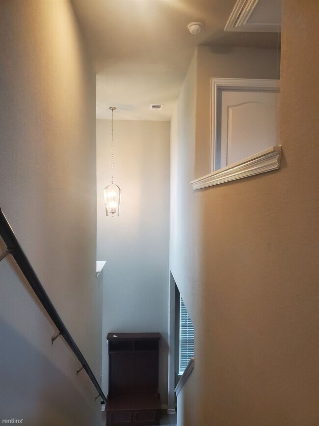 Building Photo - 4 br, 3 bath House - 7442 French Quarter Ct