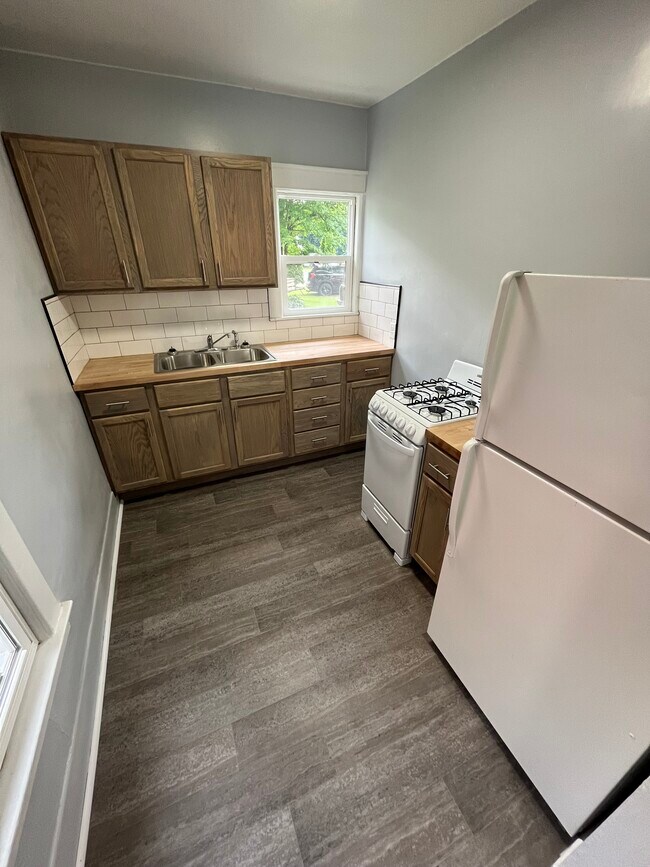 Primary Photo - 619 N Mill St