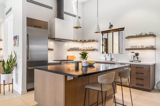 Building Photo - 44841 Desert Horizons Dr