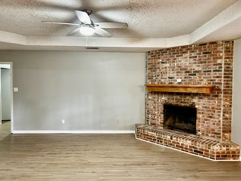 Building Photo - 905 Cherokee St