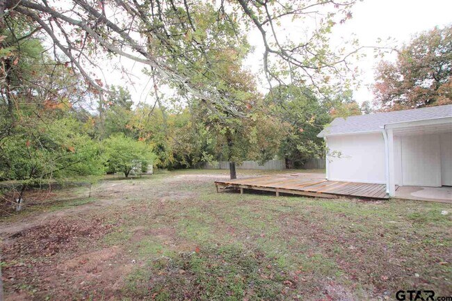 Building Photo - 15711 Echo Glen Dr
