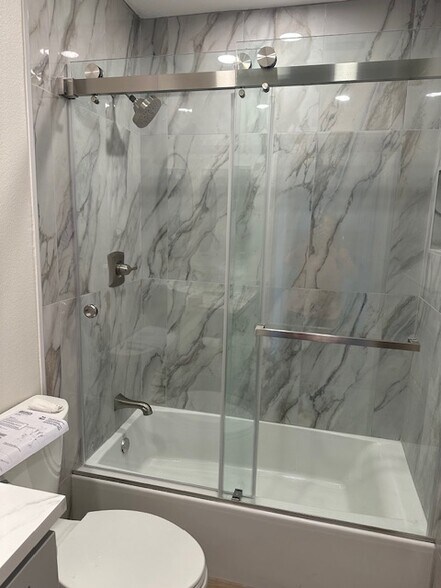 Building Photo - 112 S Birchwood St