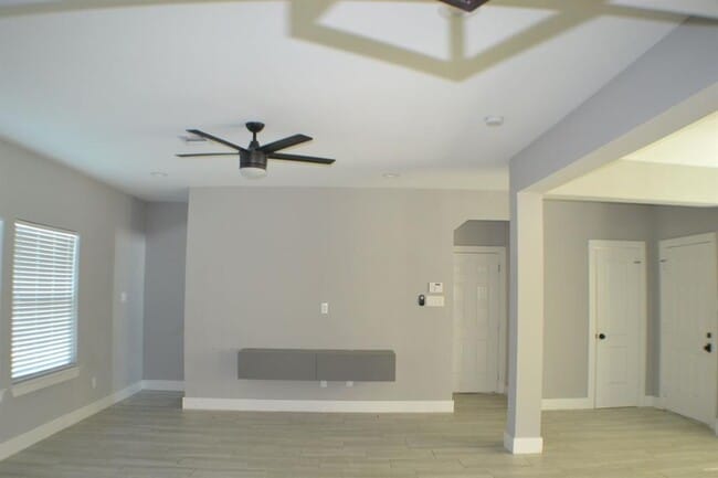 Building Photo - 9837 Fabiola Dr