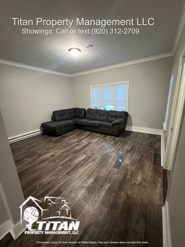 Building Photo - 721 E Parkway Ave