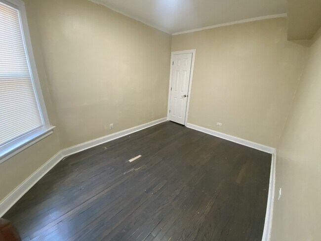 Building Photo - Charming 3-Bedroom Home | Updated Kitchen | Shared Laundry