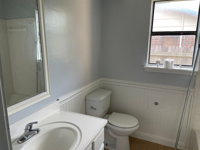 Building Photo - Completely remodeled and ready for move in...