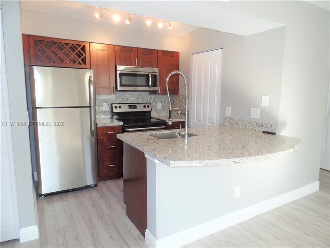 Building Photo - 1239 SW 46th Ave