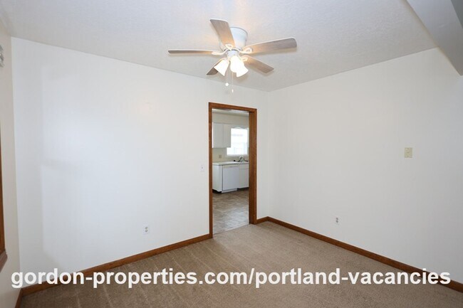 Building Photo - NE 94th Ave - Vintage Montavilla 2 bedroom house