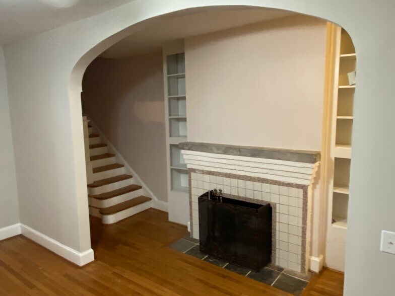 Building Photo - 4618 15th St NW