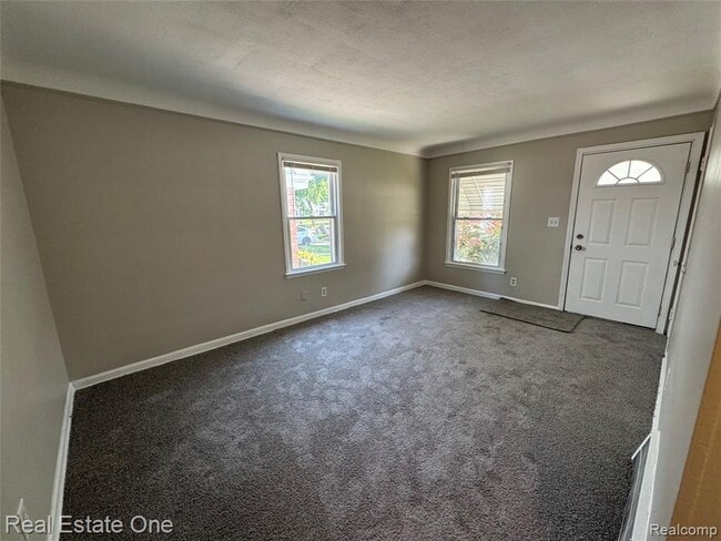 Building Photo - 3162 Chestnut St