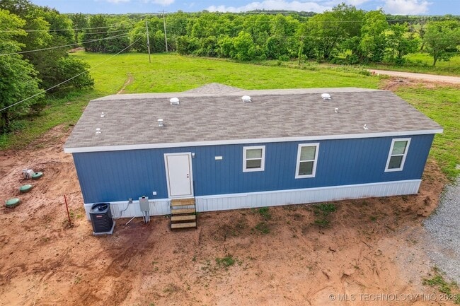 Building Photo - 348939 E 750 Rd