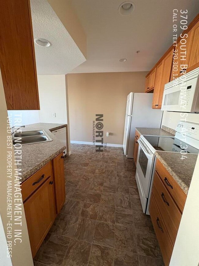 Building Photo - 3709 S Broadway St