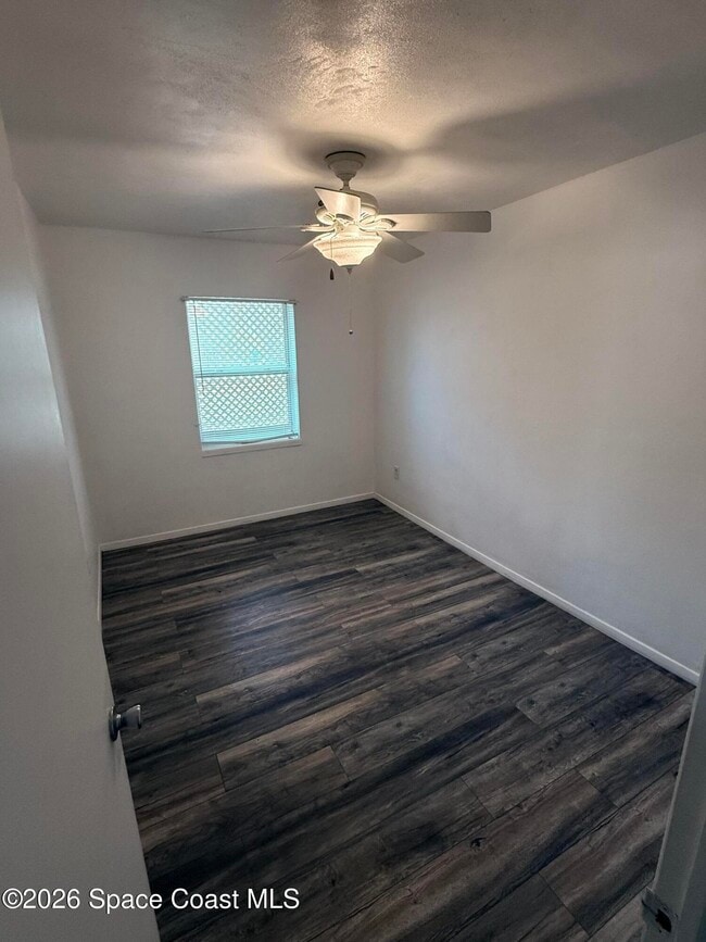 Building Photo - 805 Camellia Dr