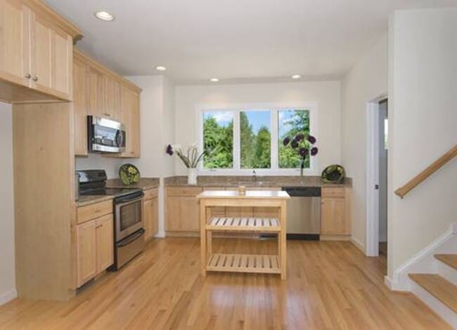 Building Photo - 1013 Linden Ave