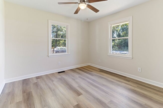 Building Photo - 1106 Bullard St