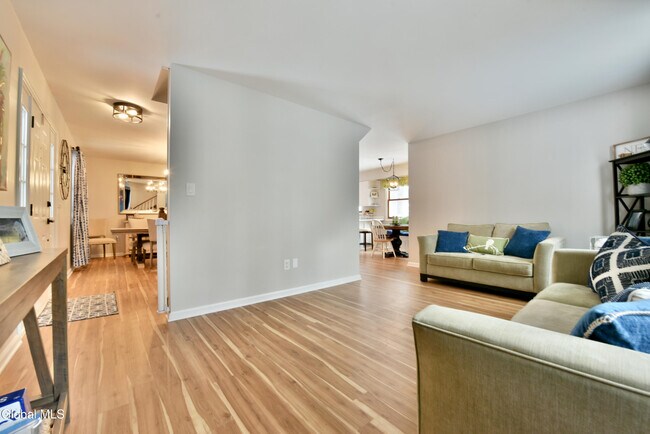 Building Photo - 9 Bell Flower Rd