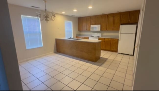 Building Photo - 3867