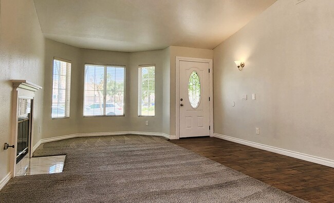 Building Photo - Updated Hemet Home, 2Bd, 2Ba, Bonus Room