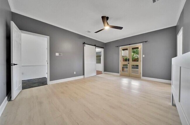 Building Photo - 12922 Lentando Dr