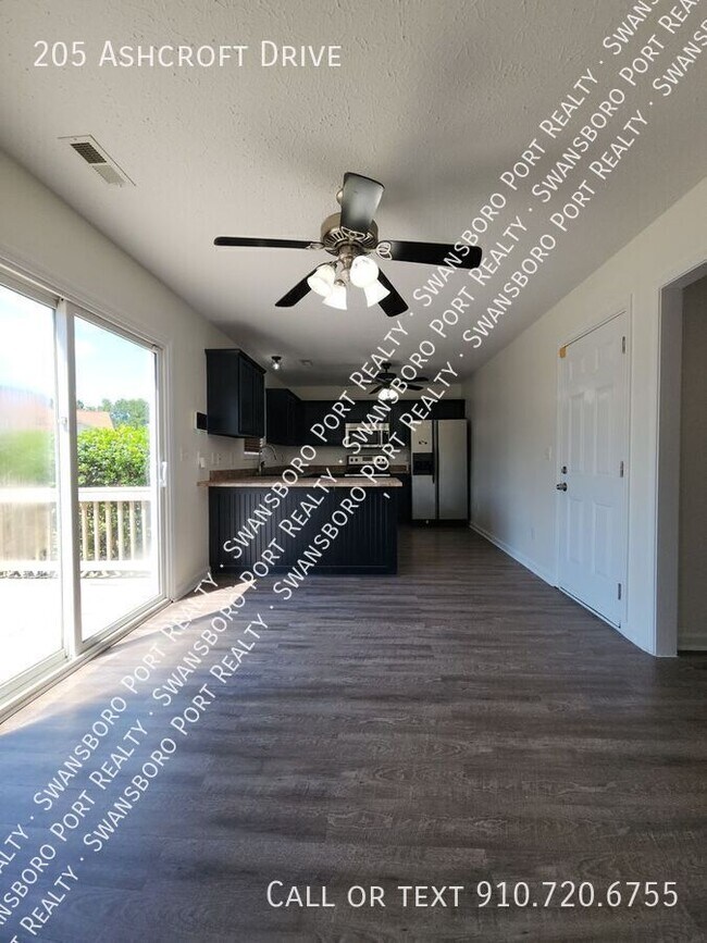 Building Photo - 205 Ashcroft Dr