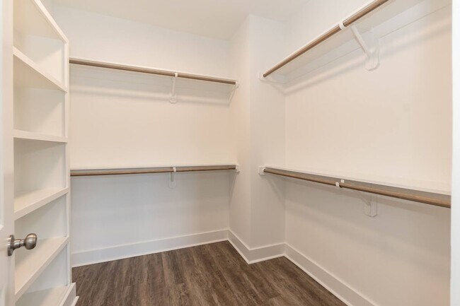 Building Photo - Brand New Corner Townhome in Rolesville!