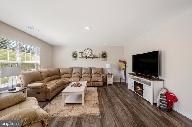 Building Photo - 171 Centergate Dr