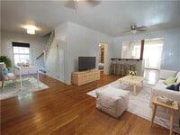 Building Photo - 711 W Johanna St