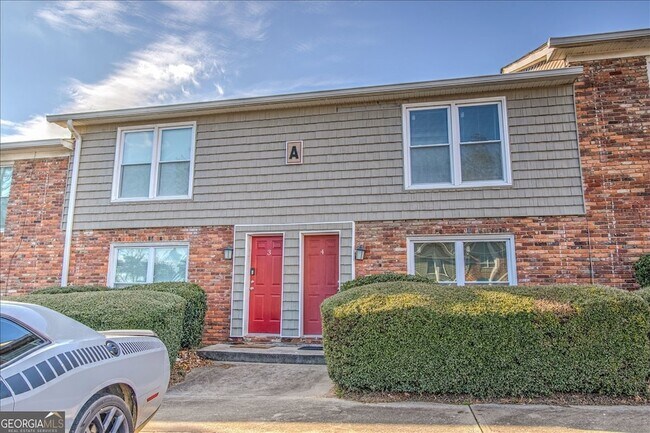 Building Photo - 2201 Walden Dr