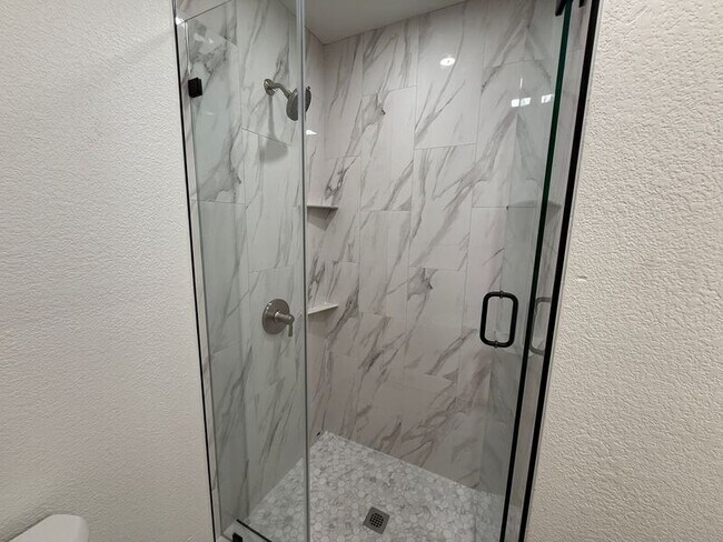 Building Photo - 1255 Valencia Ln