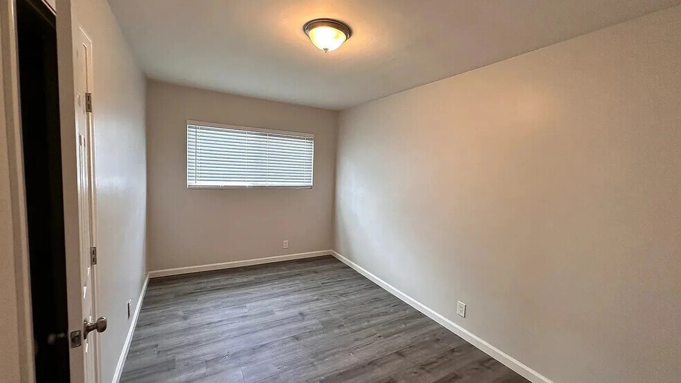 Building Photo - 178 W Los Angeles Dr