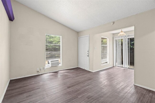 Building Photo - 2809 Parker Ln