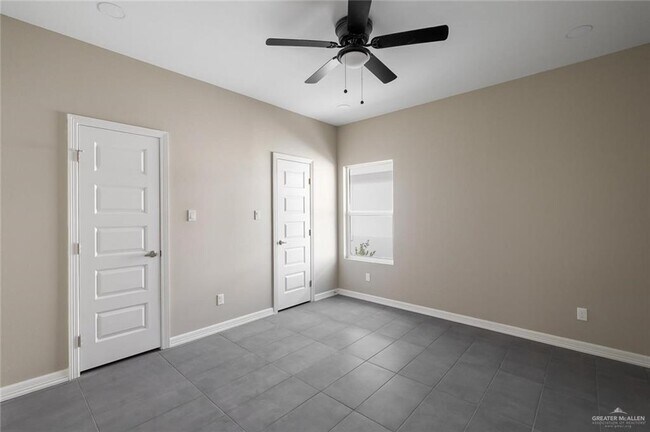 Building Photo - 13 Frio Ave