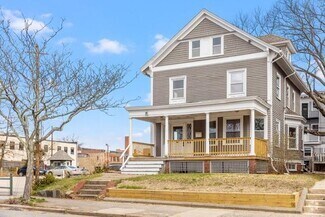 Building Photo - 242 Waterman St