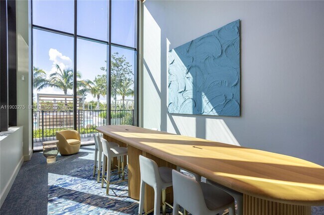 Building Photo - 580 72nd St