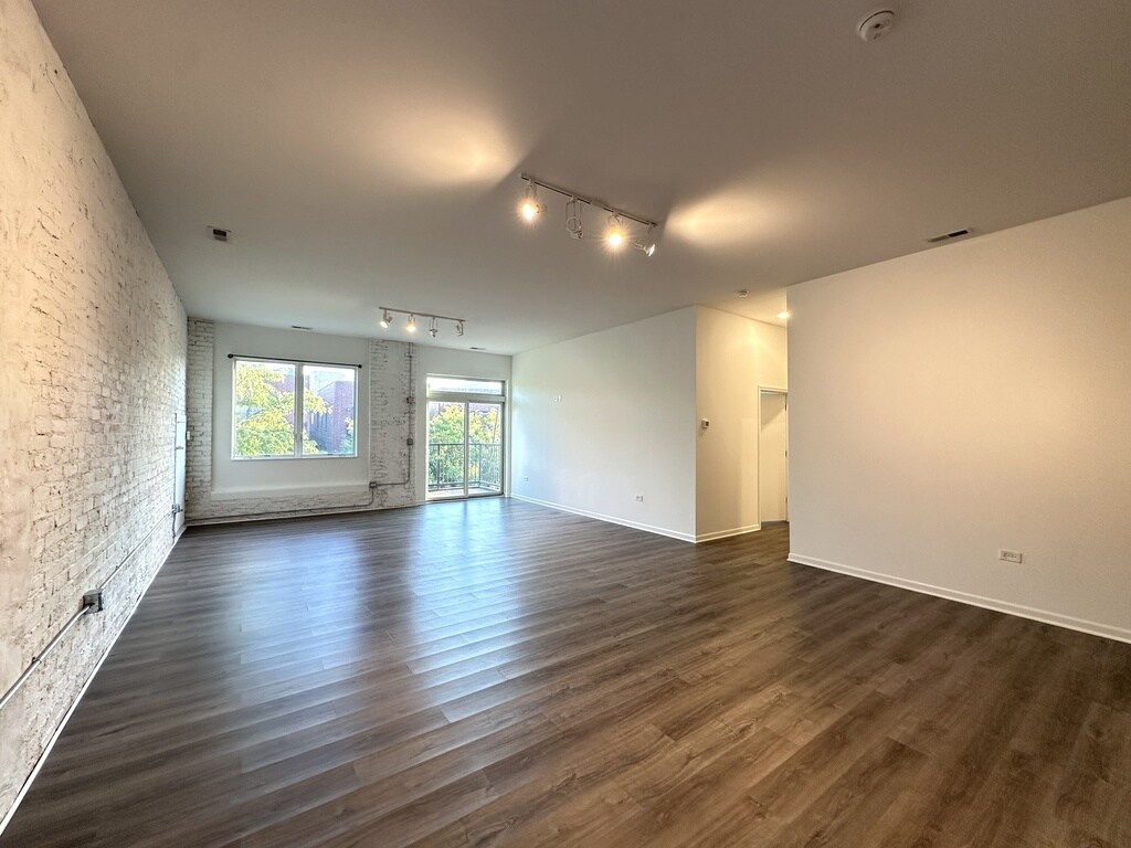 Building Photo - 2550 S Wabash Ave